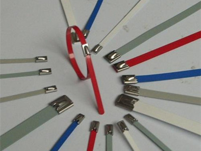 為何很多工廠都使用不銹鋼扎帶？