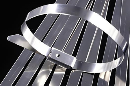 擠塑不銹鋼扎帶和本色不銹鋼扎帶哪種好？