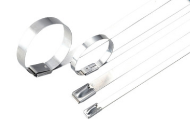 為什么不銹鋼扎帶能用于腐蝕、潮濕等環境中？