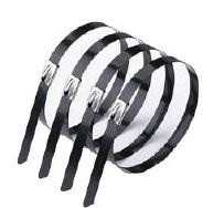 噴塑不銹鋼扎帶常見(jiàn)的缺陷有哪些？